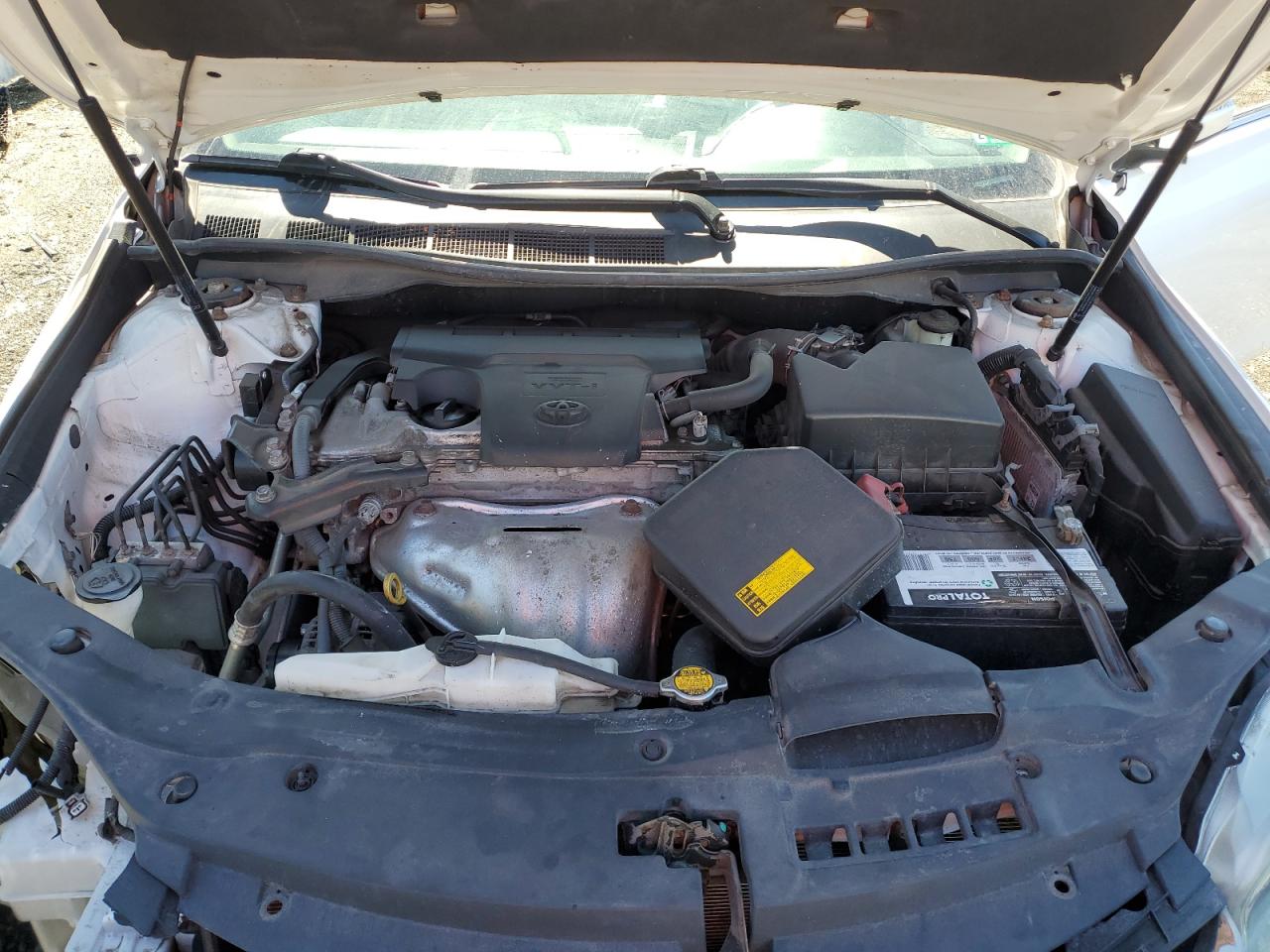2015 Toyota Camry - Image 12