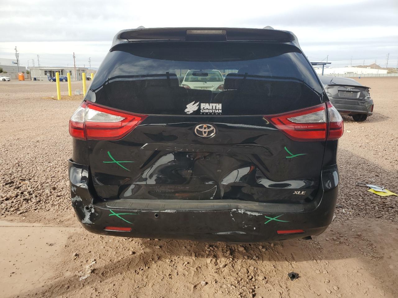 2017 Toyota Sienna - Image 6