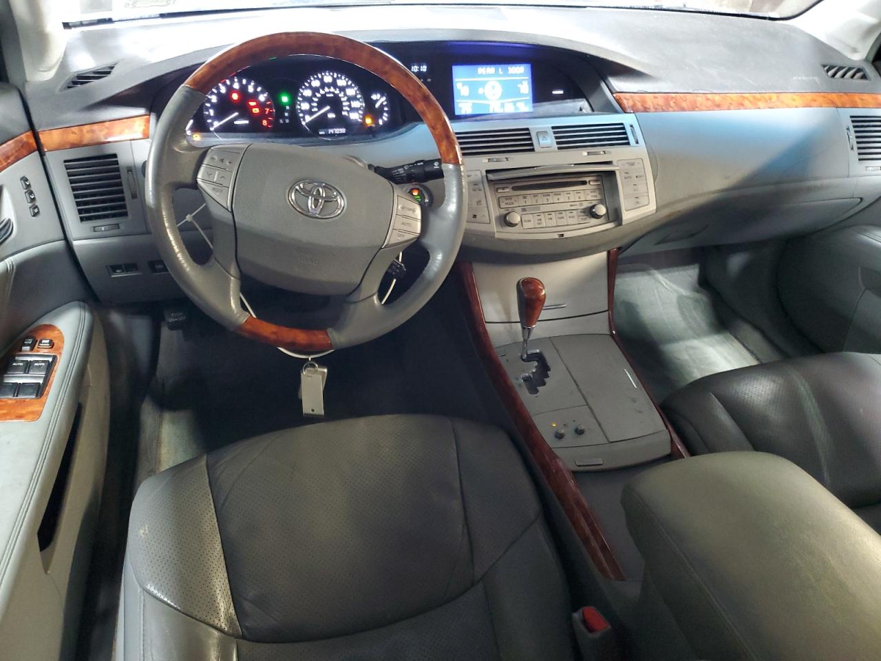 2007 Toyota Avalon - Image 8