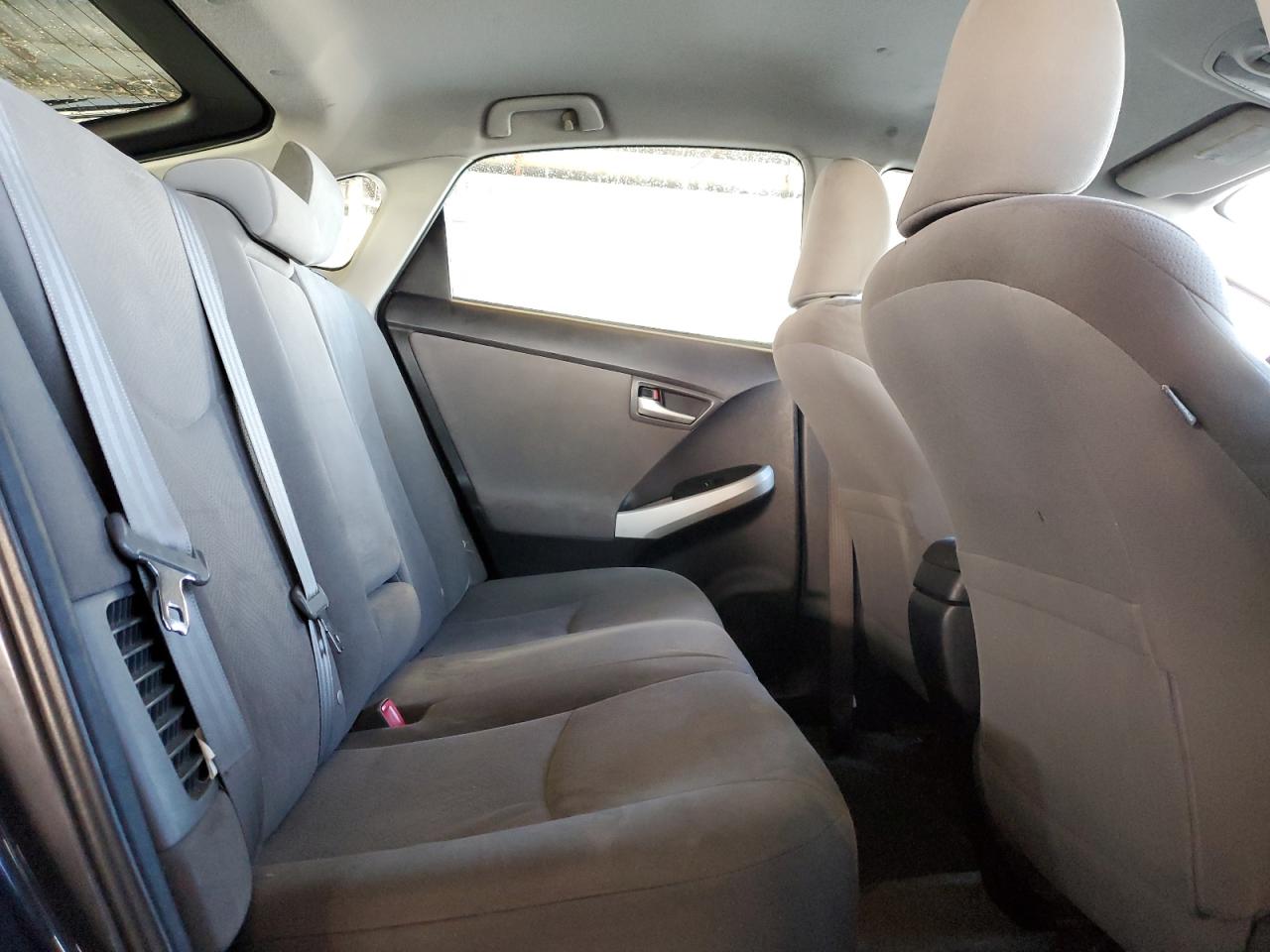 2012 Toyota Prius - Image 10