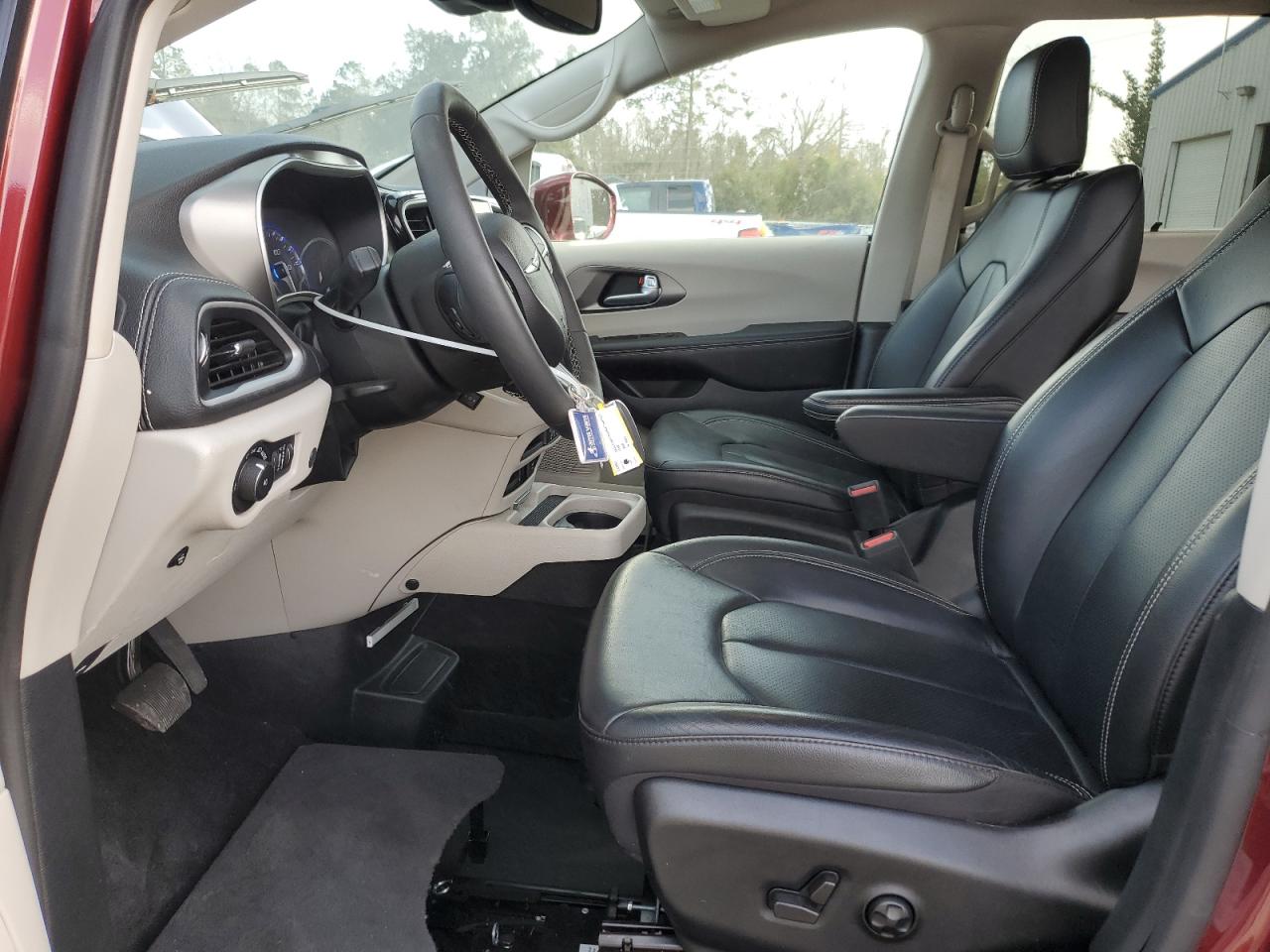 2022 Chrysler Pacifica - Image 7