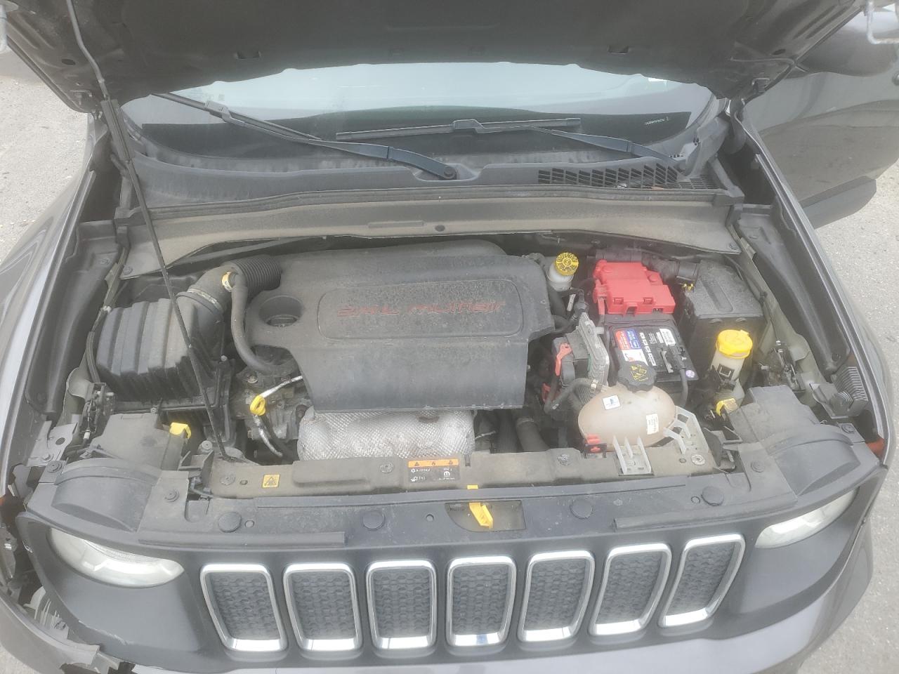 2019 Jeep Renegade - Image 12