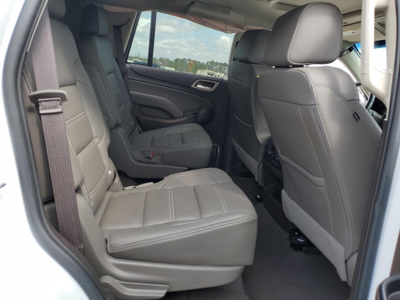 2019 GMC Yukon - Image 11
