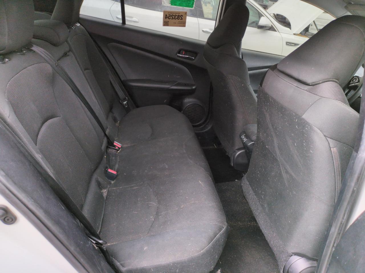 2019 Toyota Prius - Image 10
