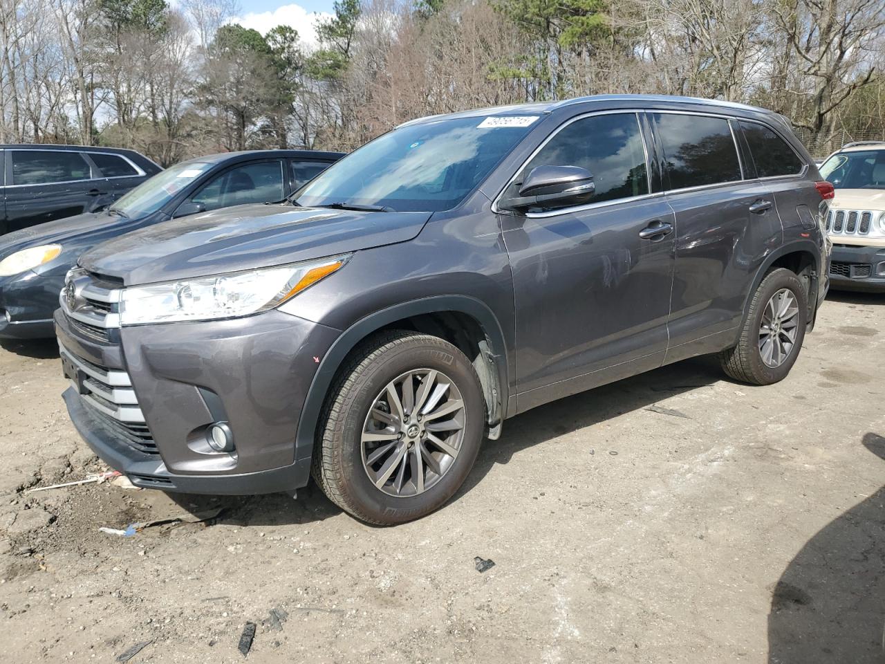 2017 Toyota Highlander - Image 1