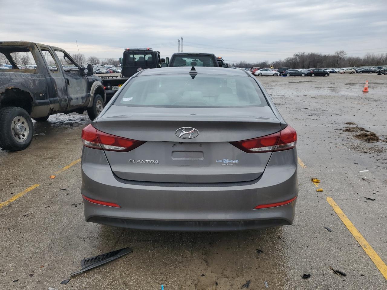 2018 Hyundai Elantra - Image 6