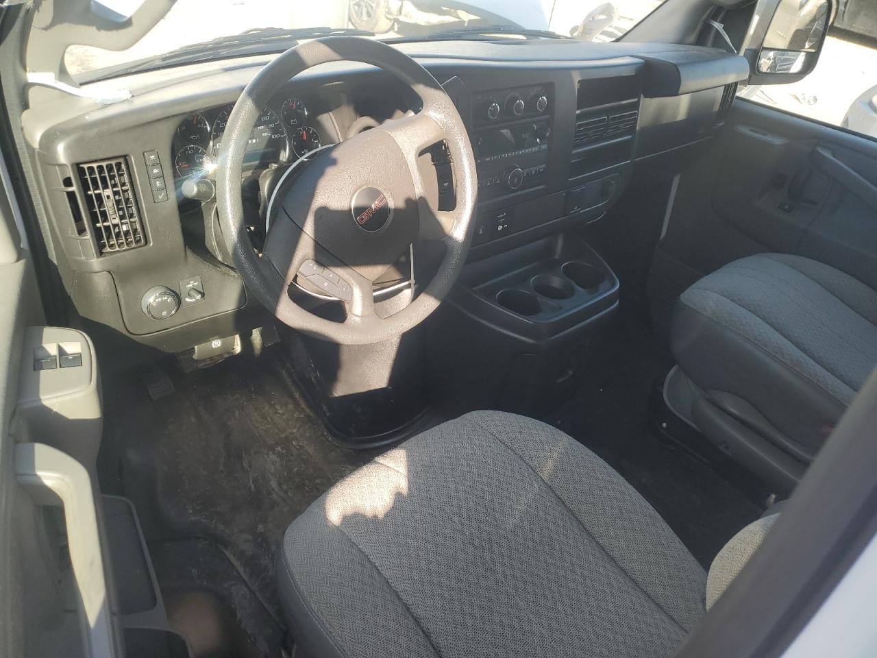 2017 GMC Savana - Image 8