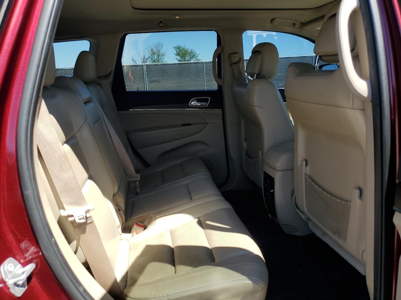 2017 Jeep Grand Cherokee - Image 11