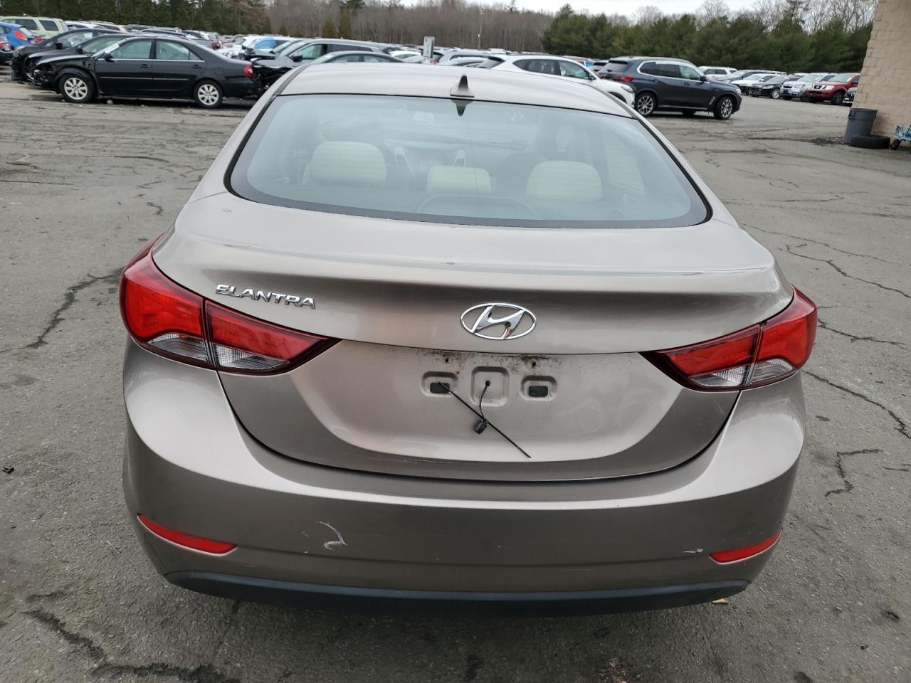 2014 Hyundai Elantra - Image 6