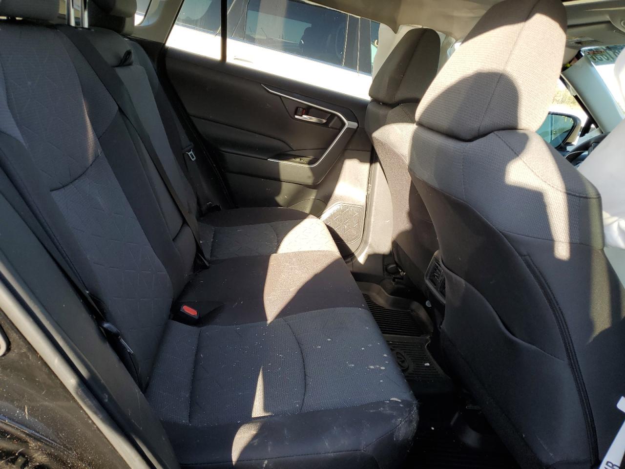 2024 Toyota RAV 4 - Image 12
