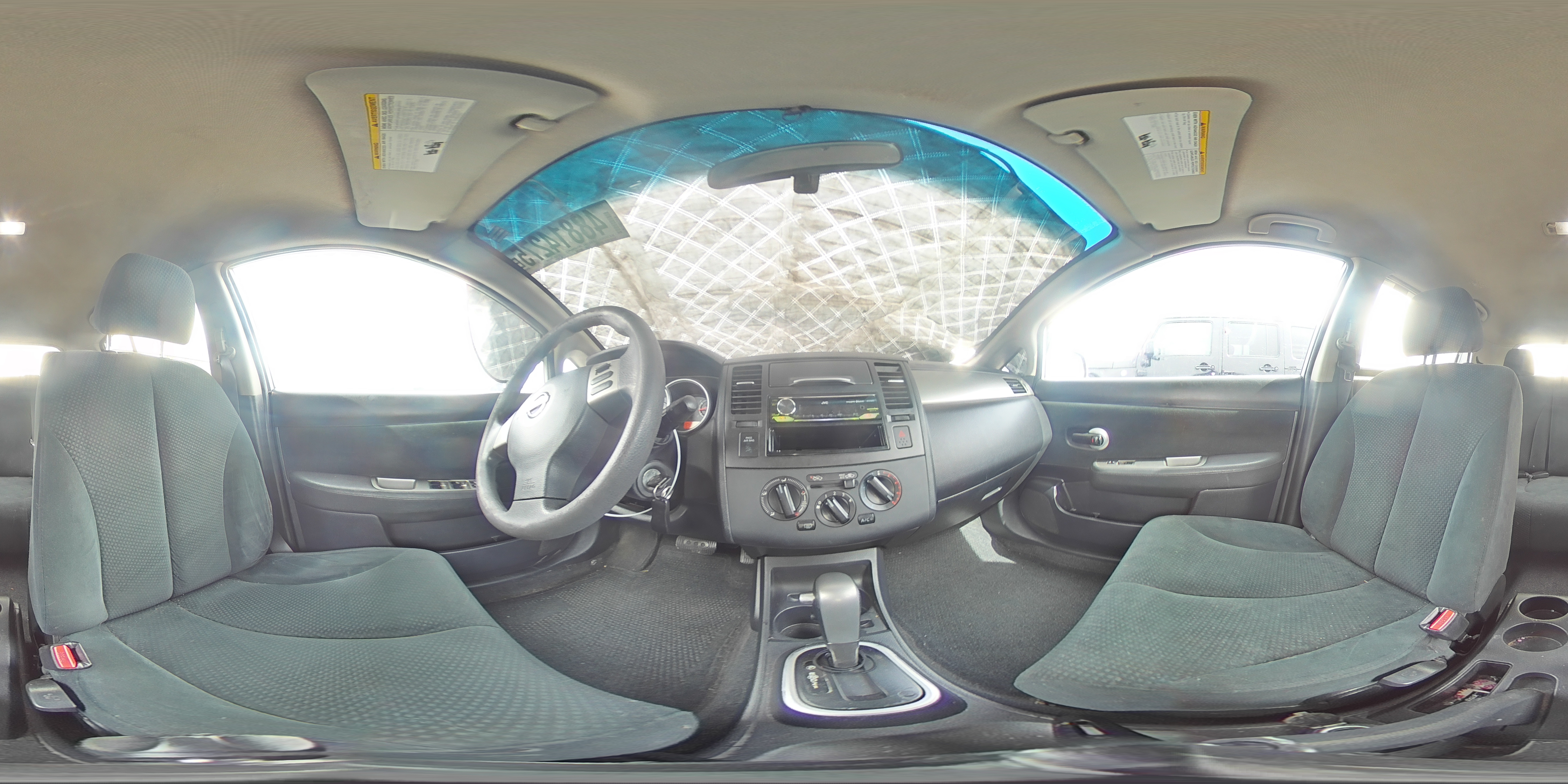 2012 Nissan Versa - Image 12