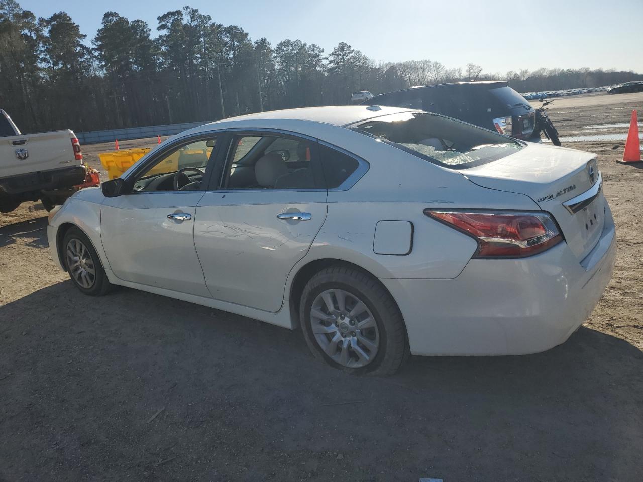 2014 Nissan Altima - Image 2