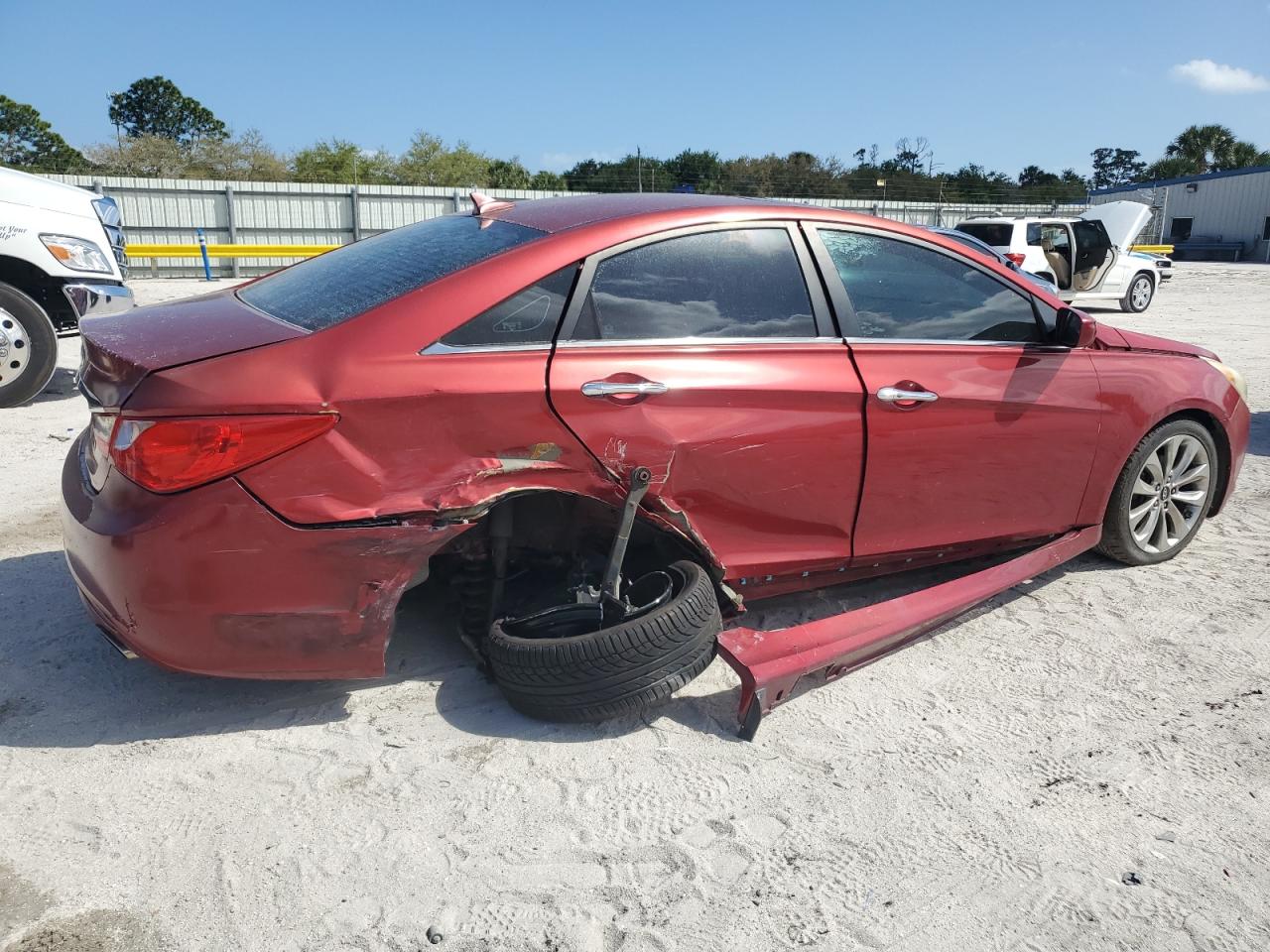 2011 Hyundai Sonata - Image 3