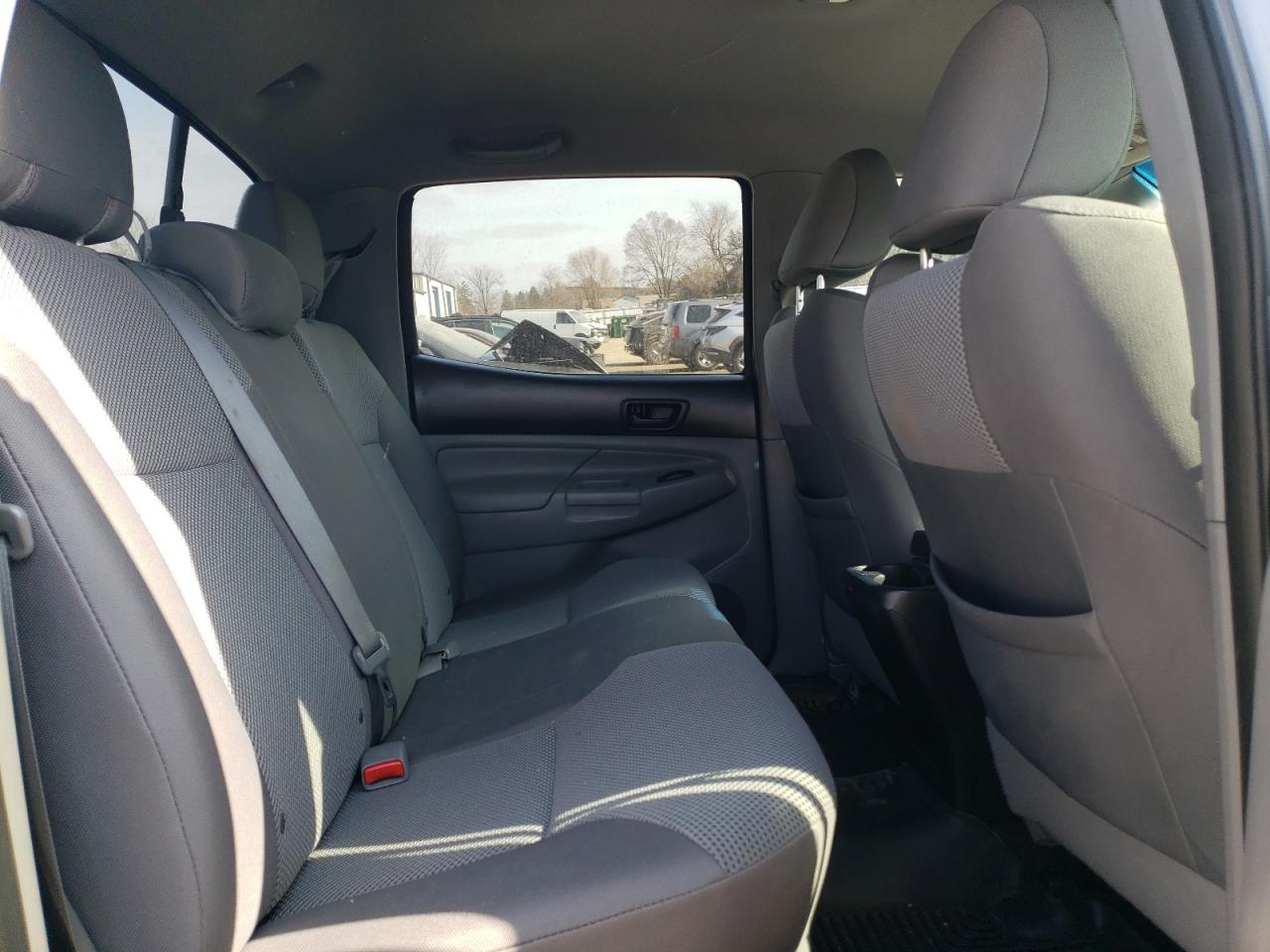 2015 Toyota Tacoma - Image 11