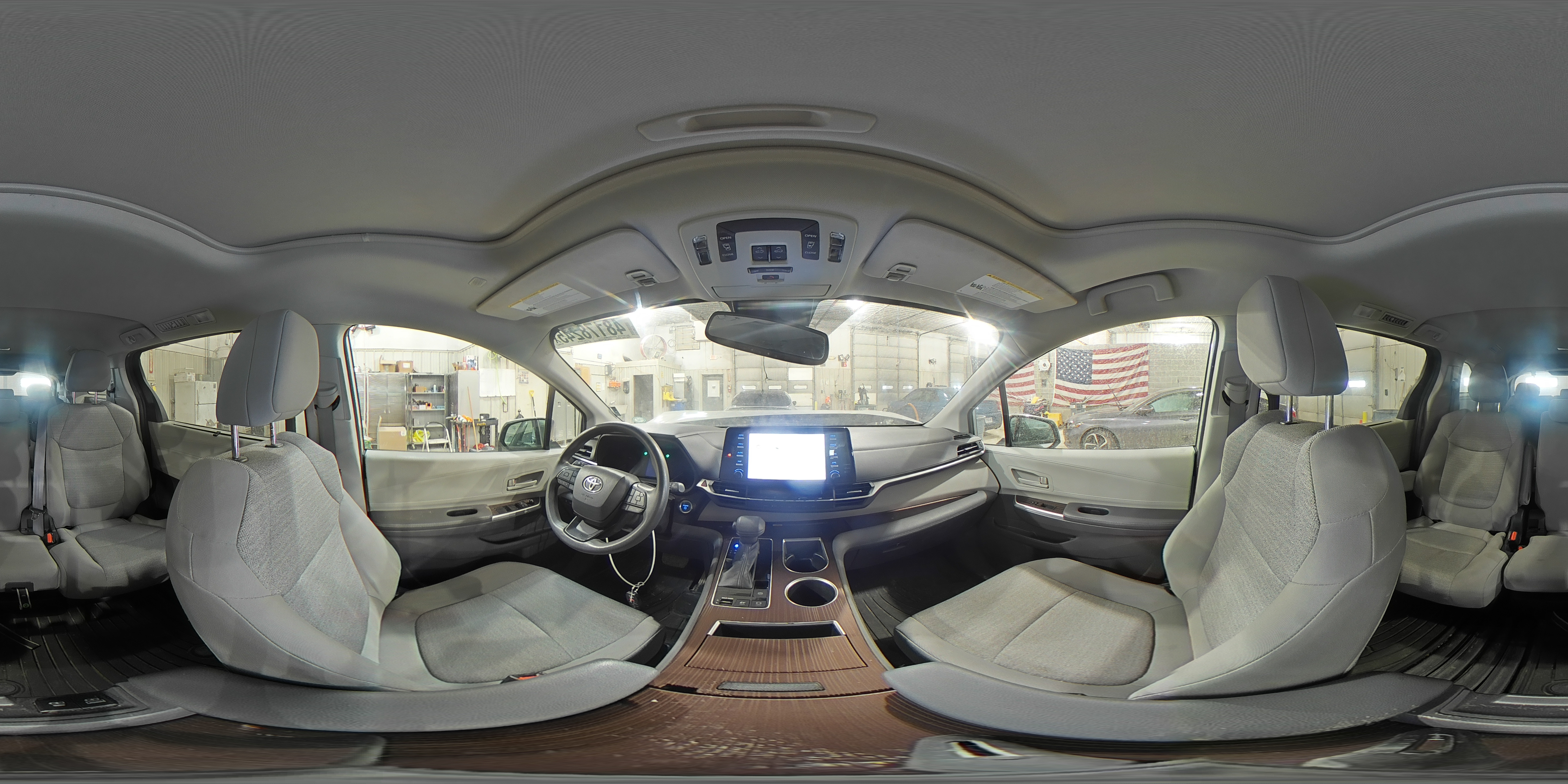 2022 Toyota Sienna - Image 14