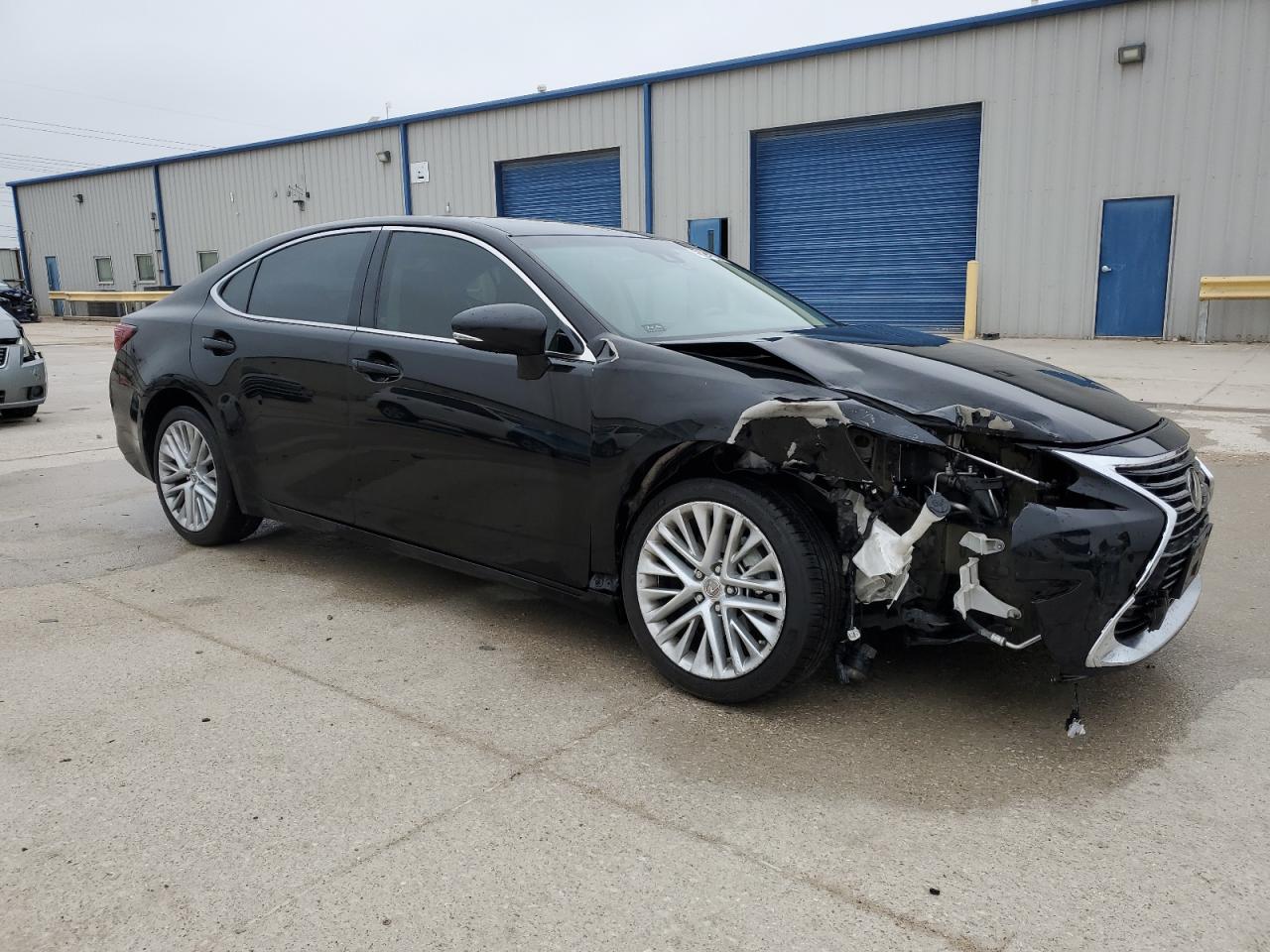 2016 Lexus ES - Image 4