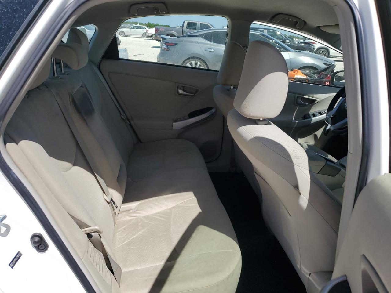 2012 Toyota Prius - Image 10