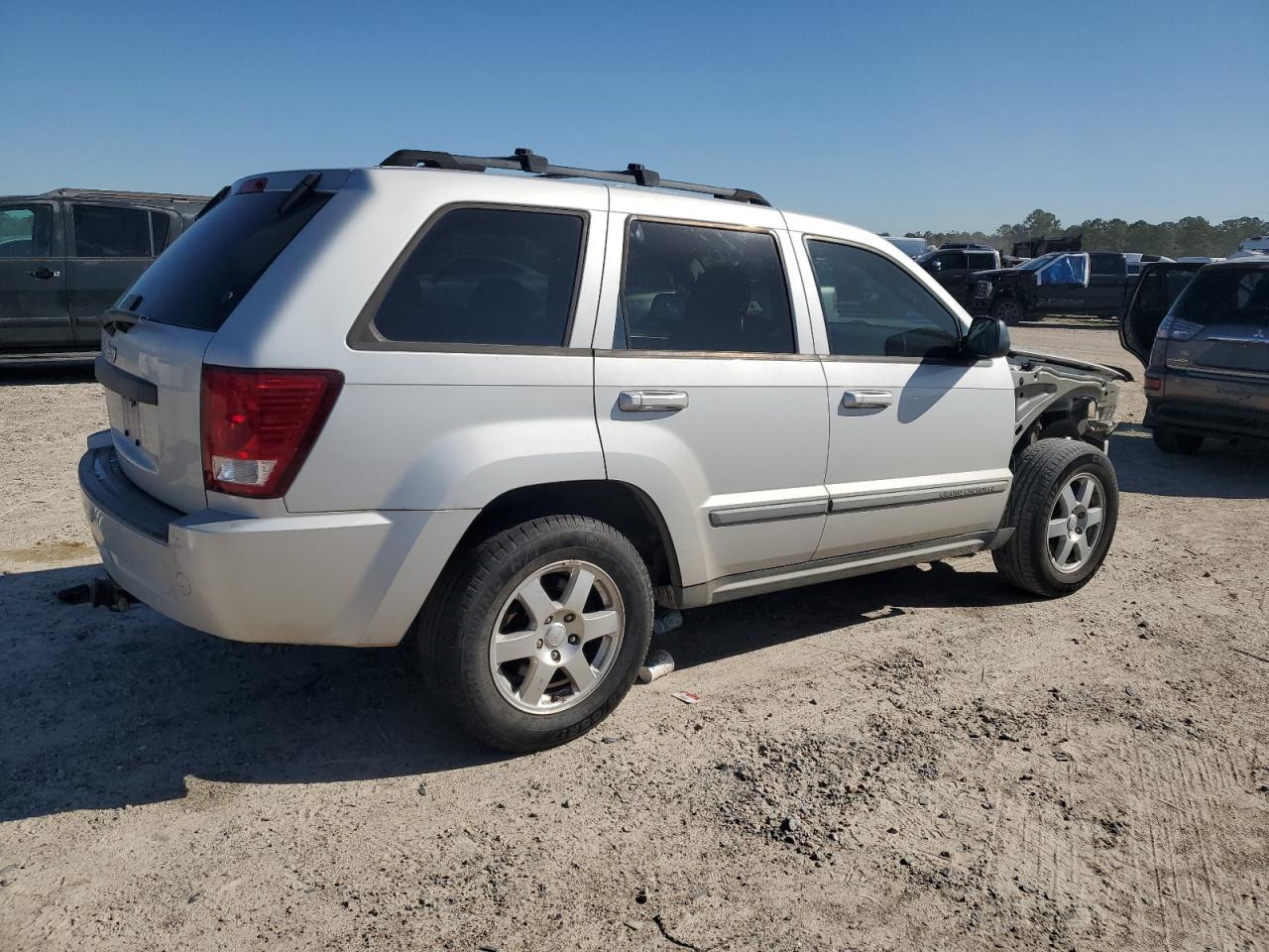 2009 Jeep Grand Cherokee - Image 3