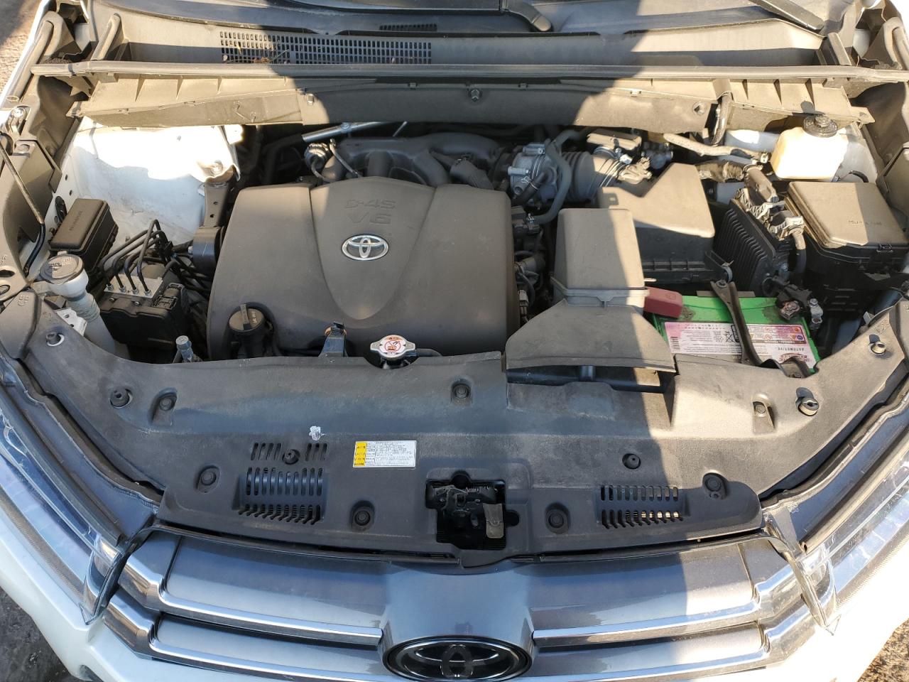 2019 Toyota Highlander - Image 12