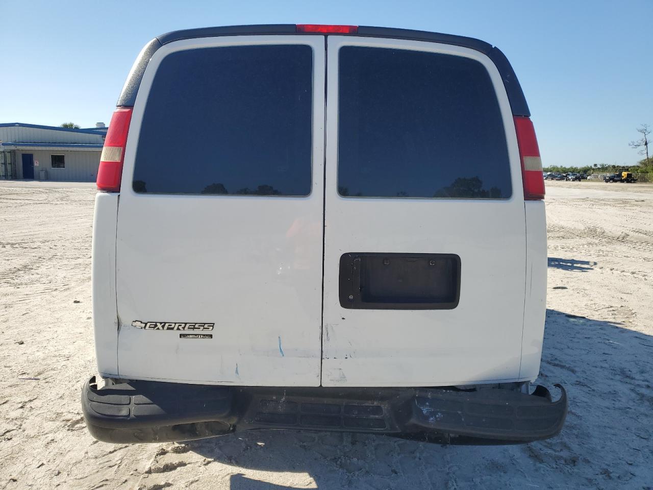 2011 Chevrolet Express - Image 6
