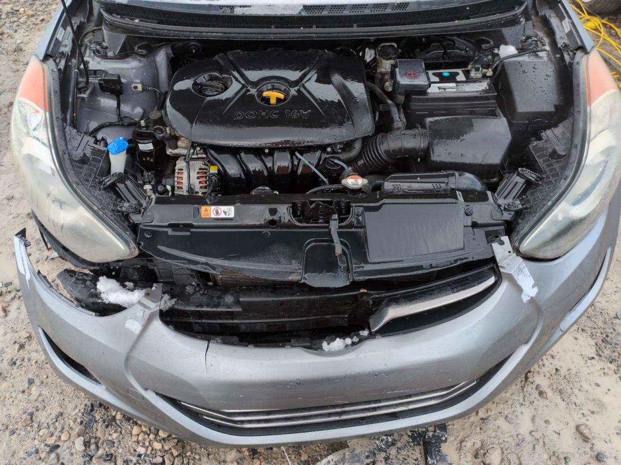 2012 Hyundai Elantra - Image 11