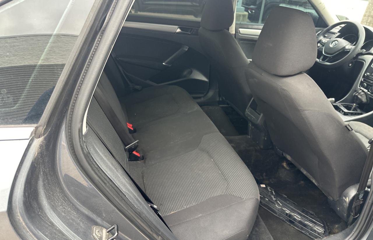 2017 Volkswagen Passat S VIN: 1VWAT7A33HC068572 Lot: 47869335