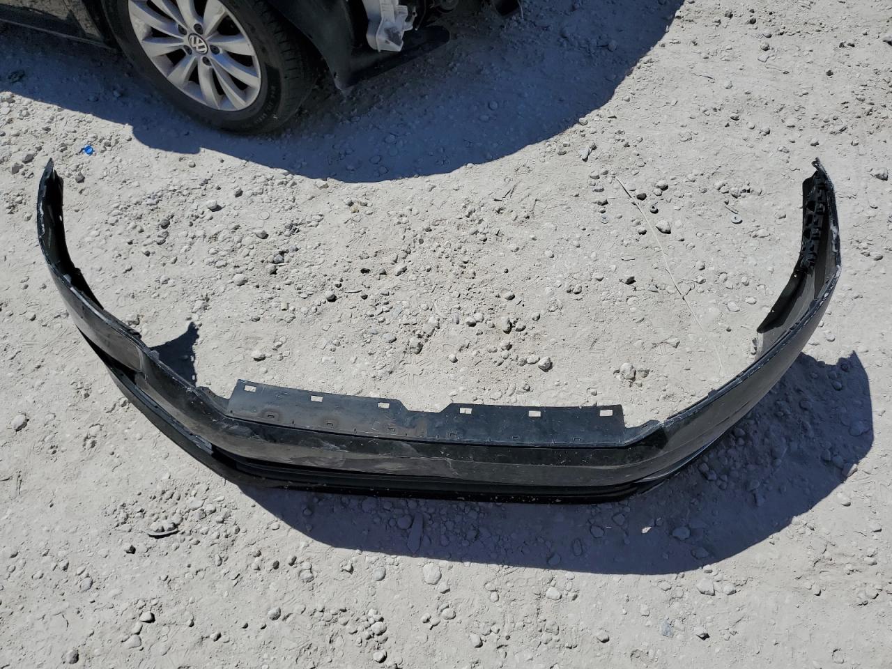 2015 Volkswagen Passat - Image 12