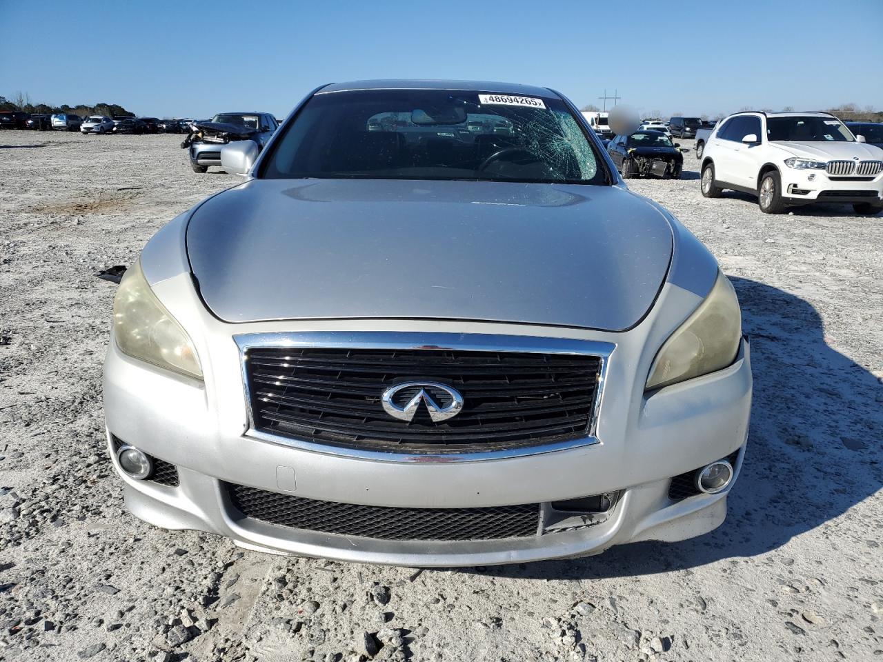 2011 Infiniti M - Image 5