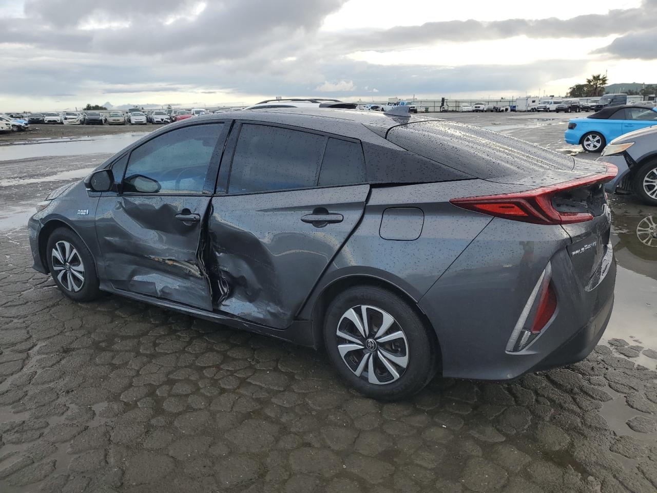 2017 Toyota Prius - Image 2