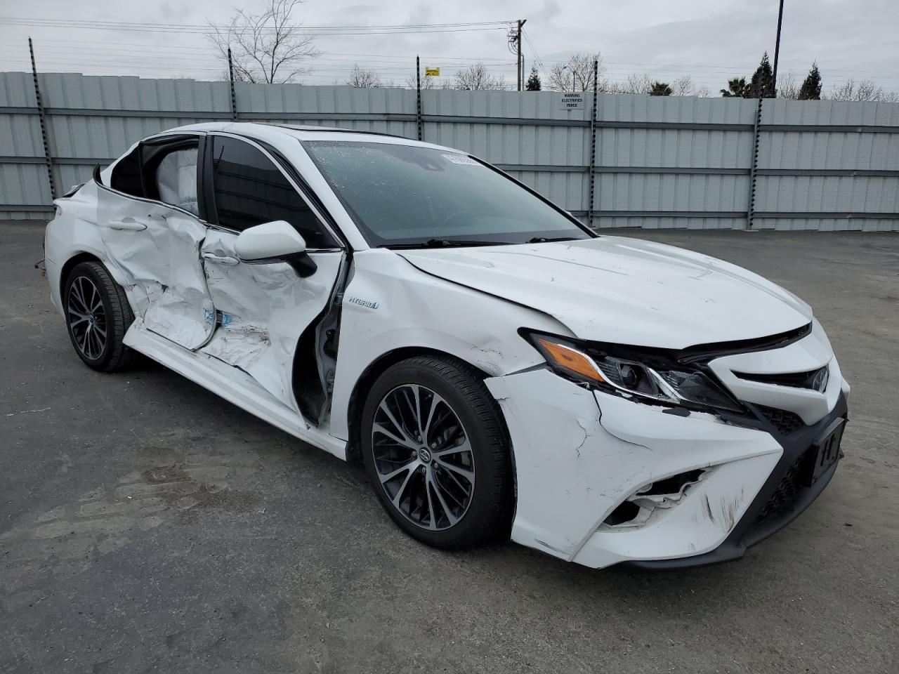 2019 Toyota Camry - Image 4