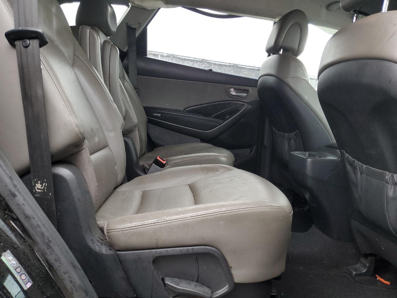 2017 Hyundai Santa Fe - Image 11