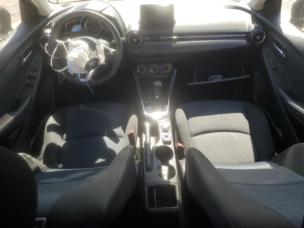 2017 Toyota Yaris - Image 8