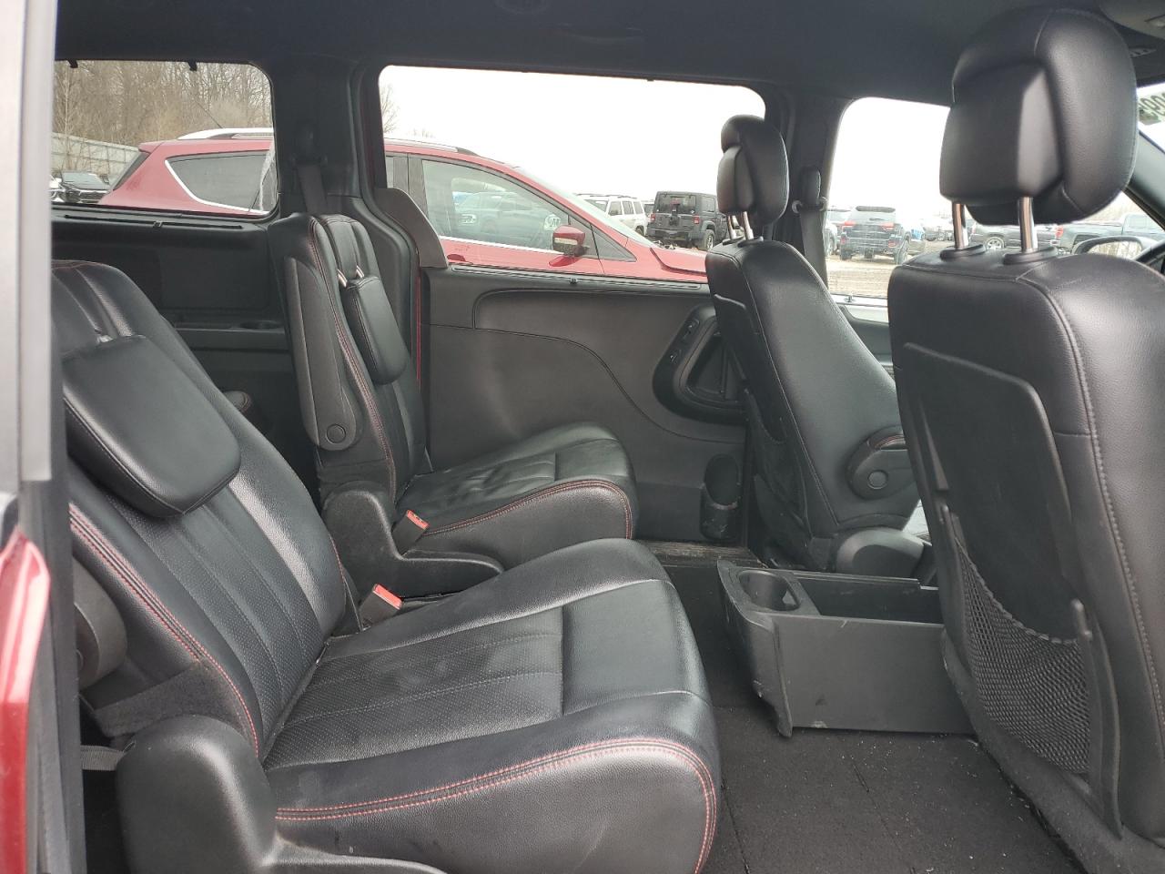 2017 Dodge Caravan - Image 11