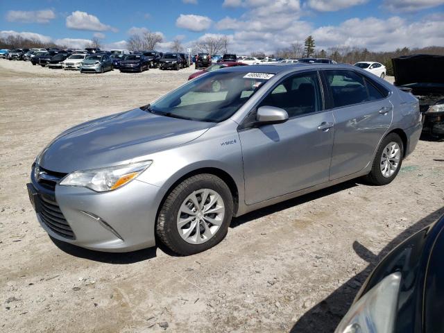 Sedans TOYOTA CAMRY 2017 Srebrny