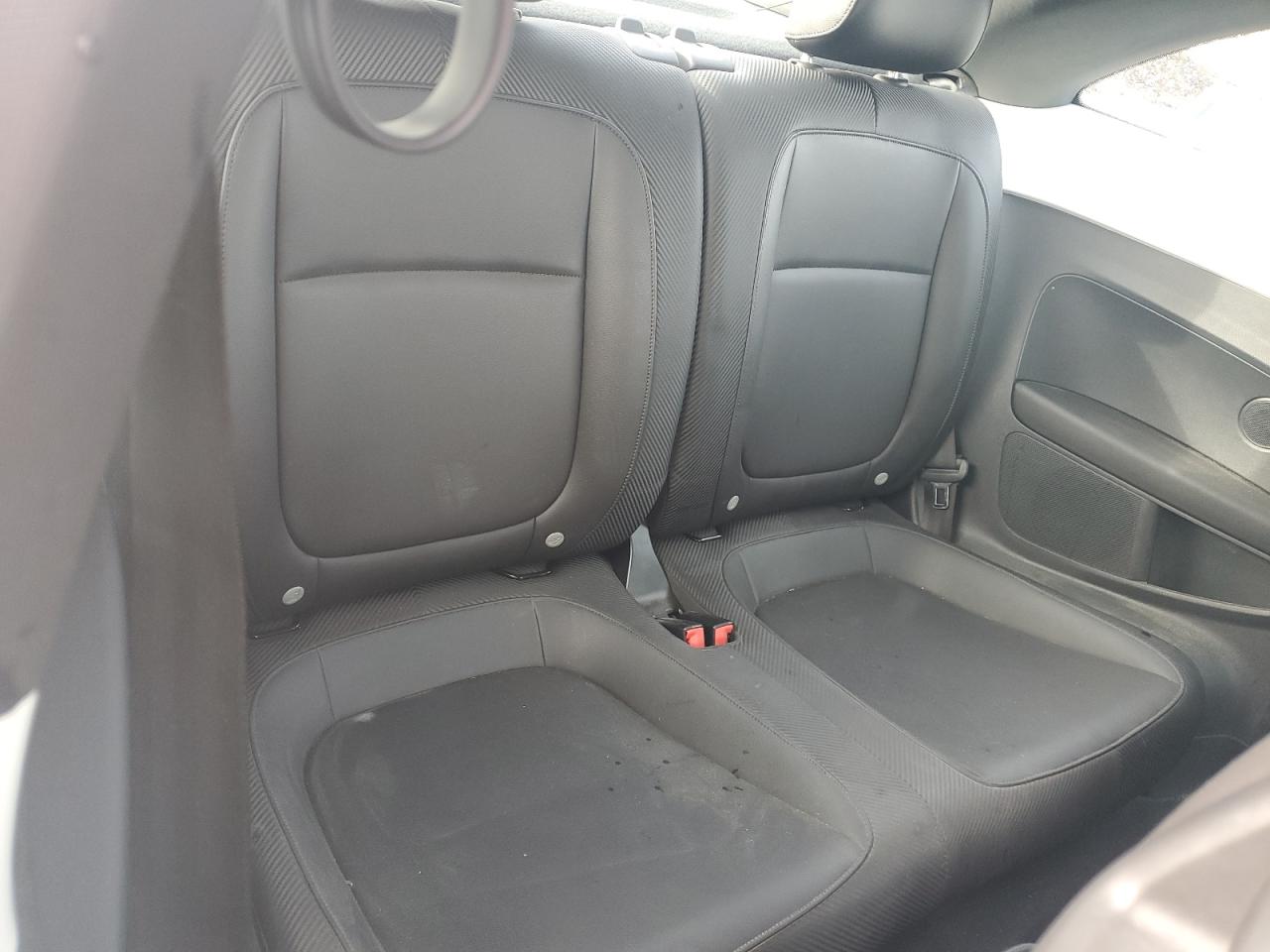 2014 Volkswagen Beetle - Image 10