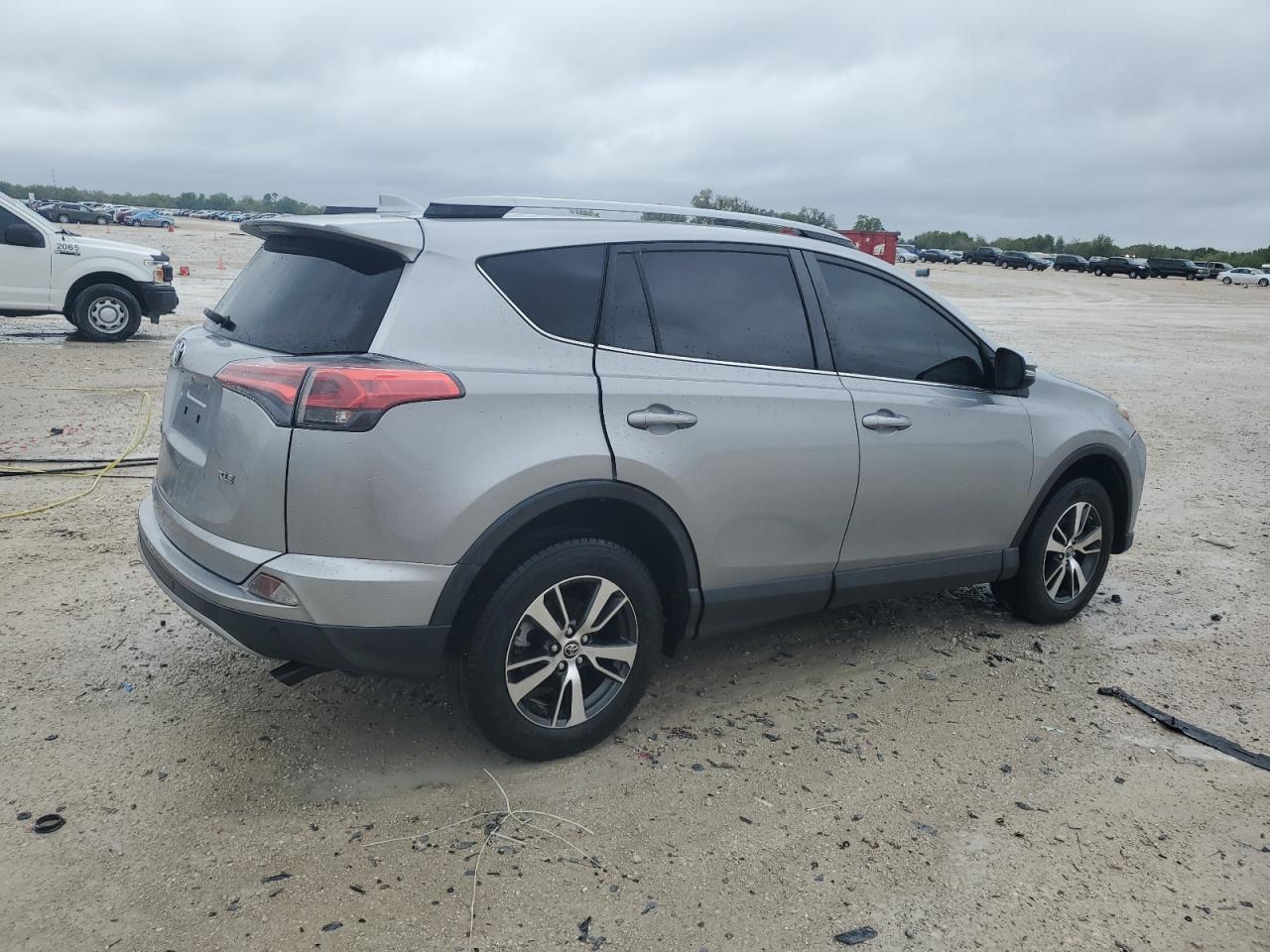 2018 Toyota RAV 4 - Image 3
