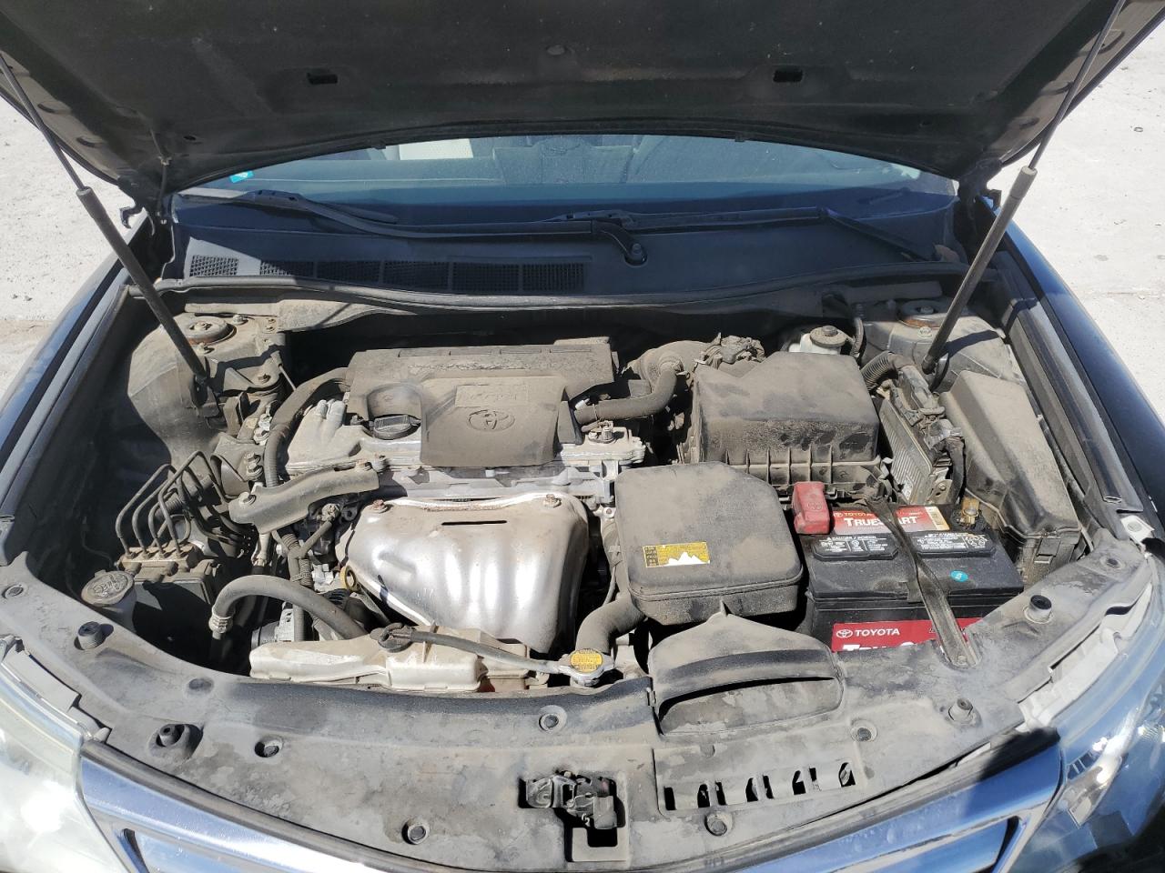 2014 Toyota Camry - Image 12
