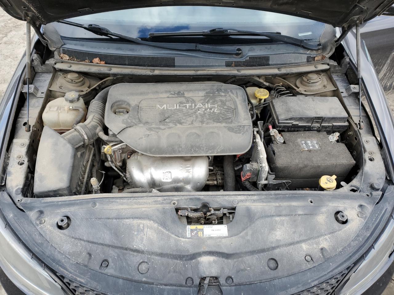 2015 Chrysler 200 - Image 11