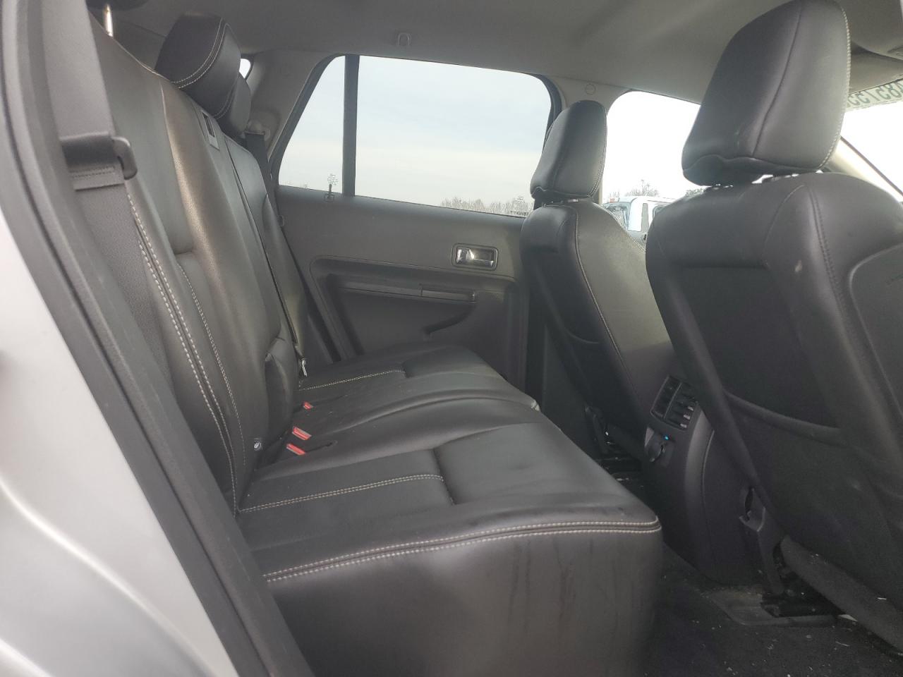 2010 Ford Edge - Image 11