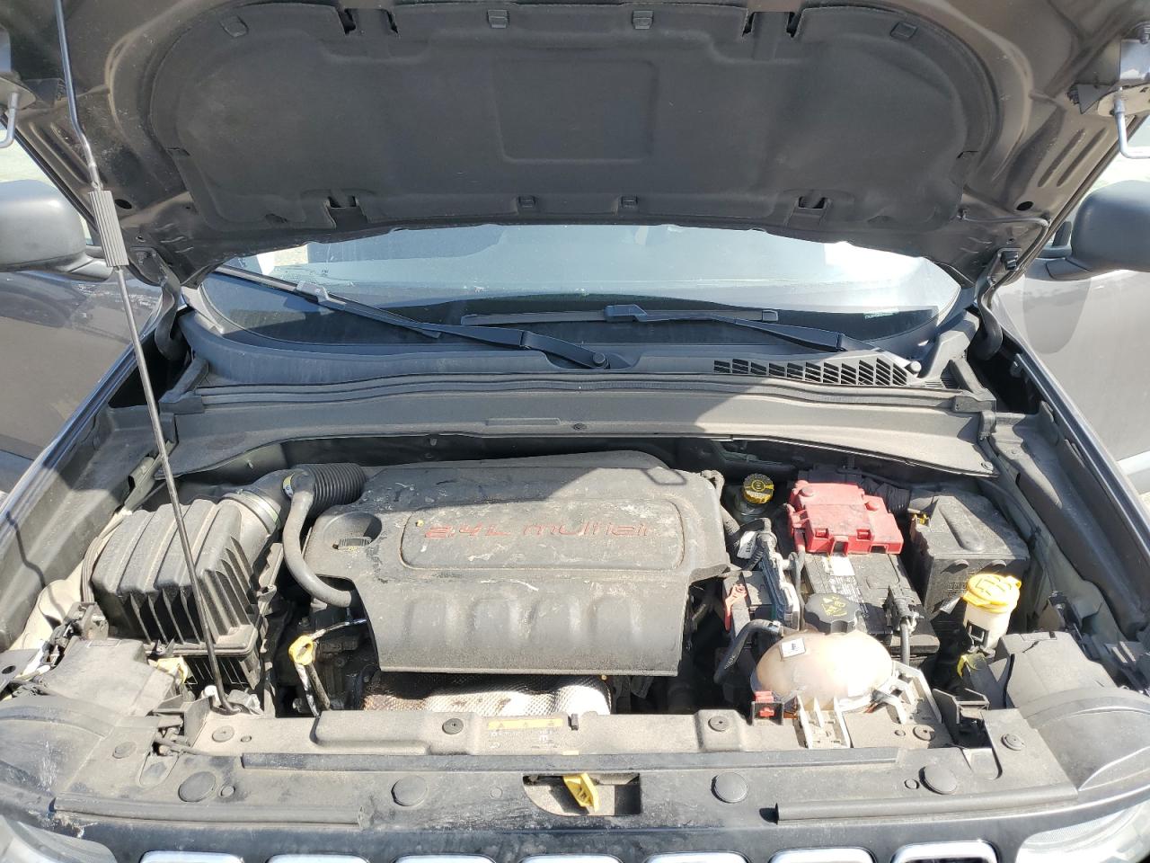 2019 Jeep Renegade - Image 13