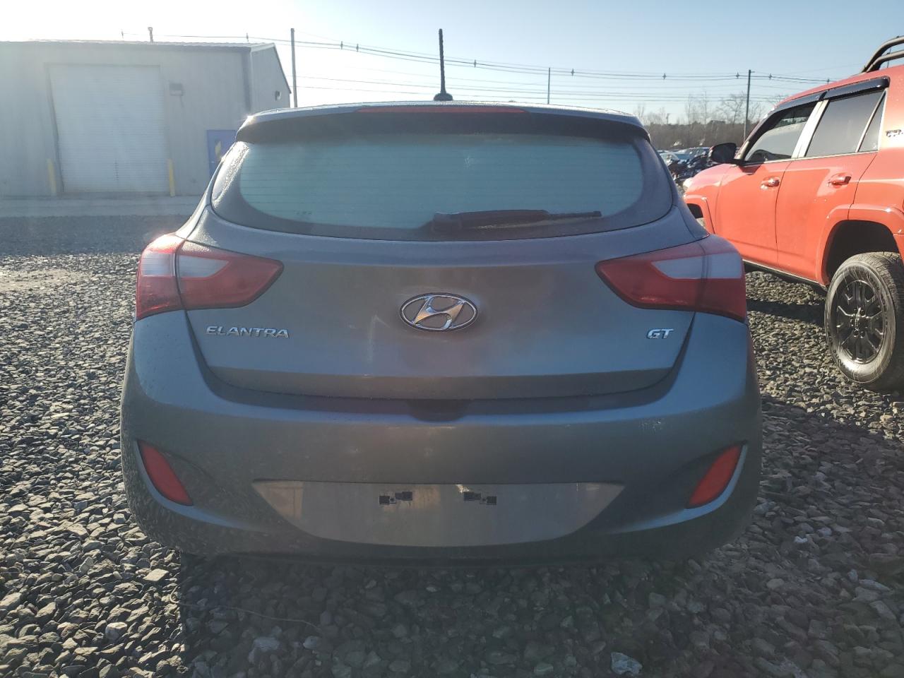 2017 Hyundai Elantra - Image 6