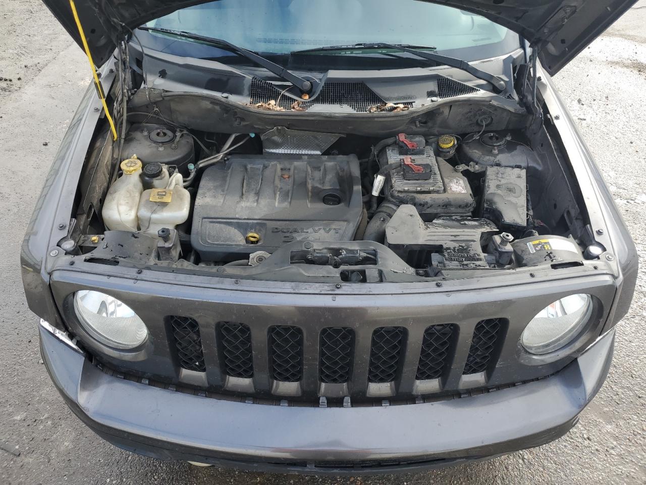 2015 Jeep Liberty (Patriot) - Image 12