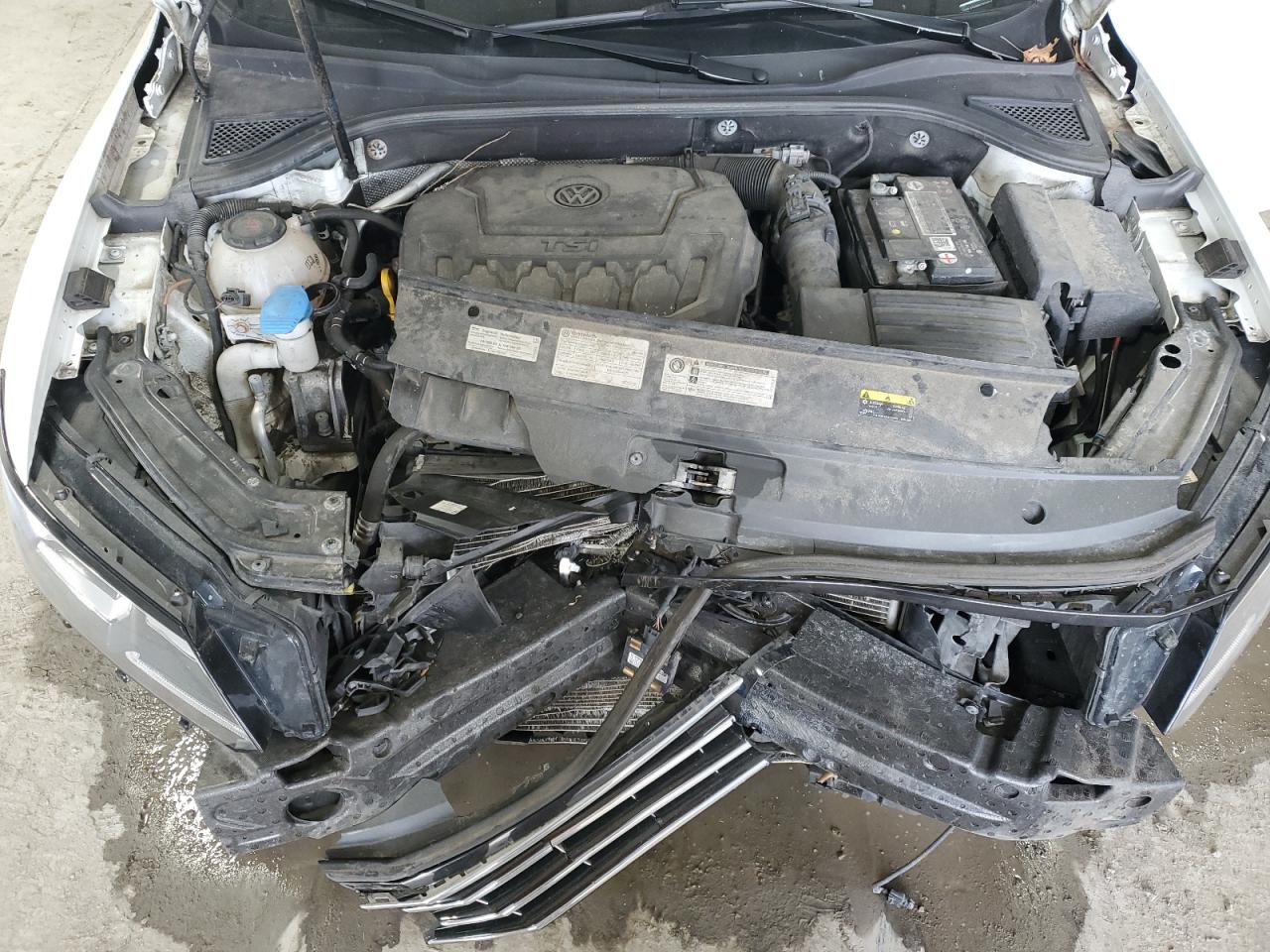 2019 Volkswagen Passat - Image 11