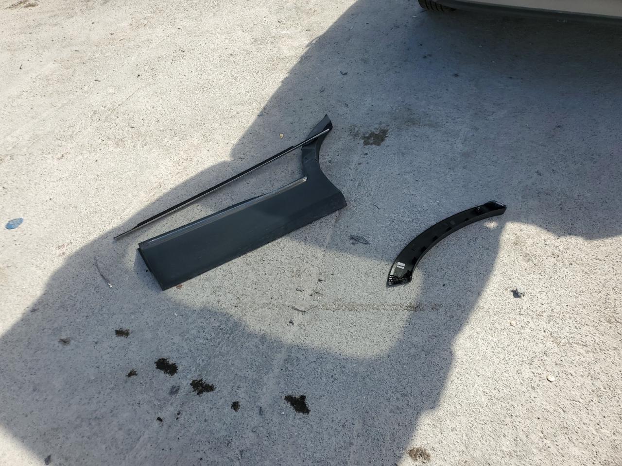 2020 Hyundai Santa Fe - Image 13