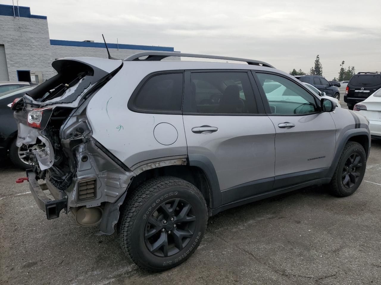2018 Jeep Cherokee - Image 3