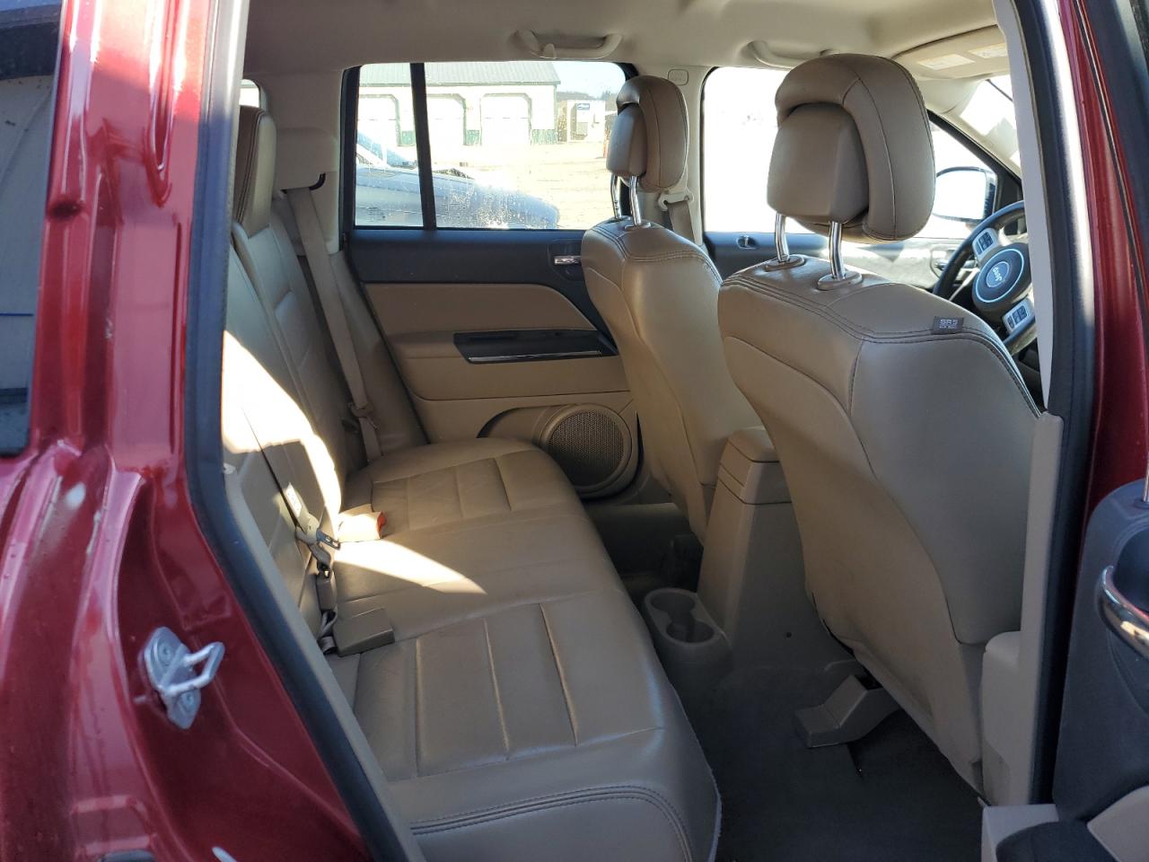 2012 Jeep Compass - Image 11