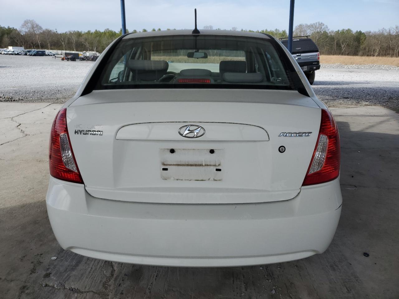 2010 Hyundai Accent - Image 6