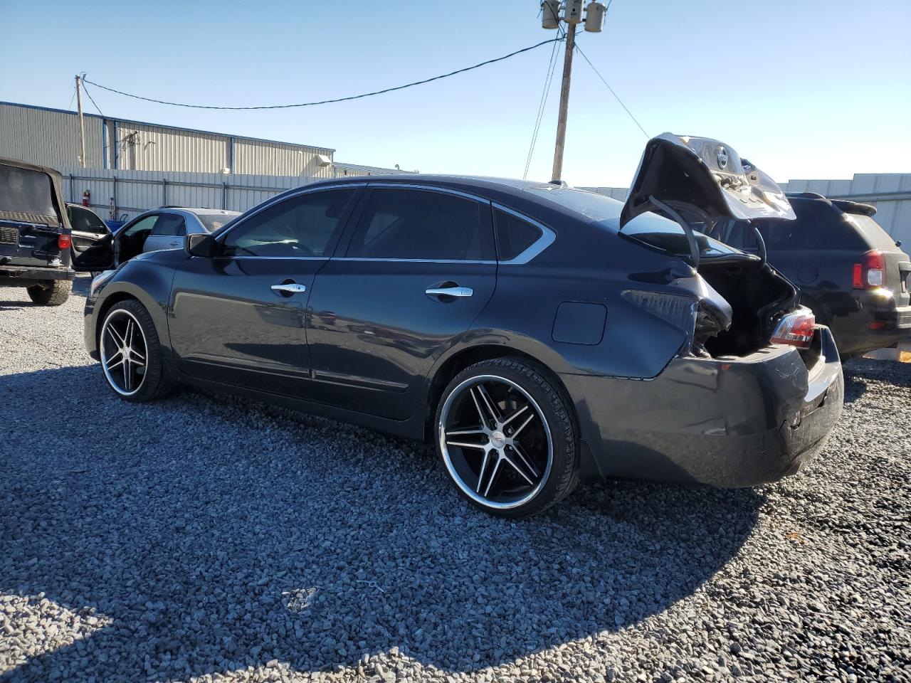 2015 Nissan Altima - Image 2