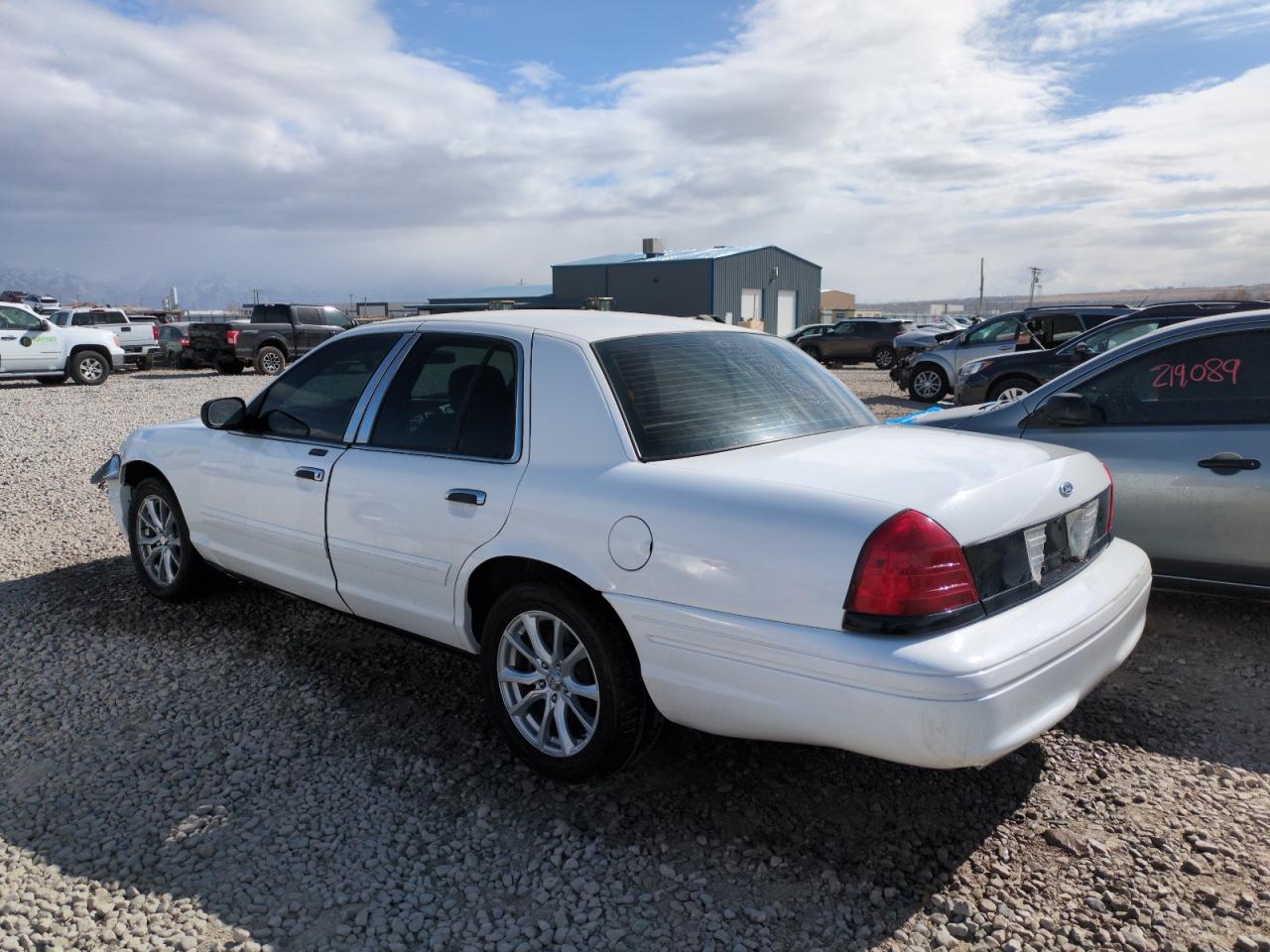 2008 Ford Crown Victoria - Image 2
