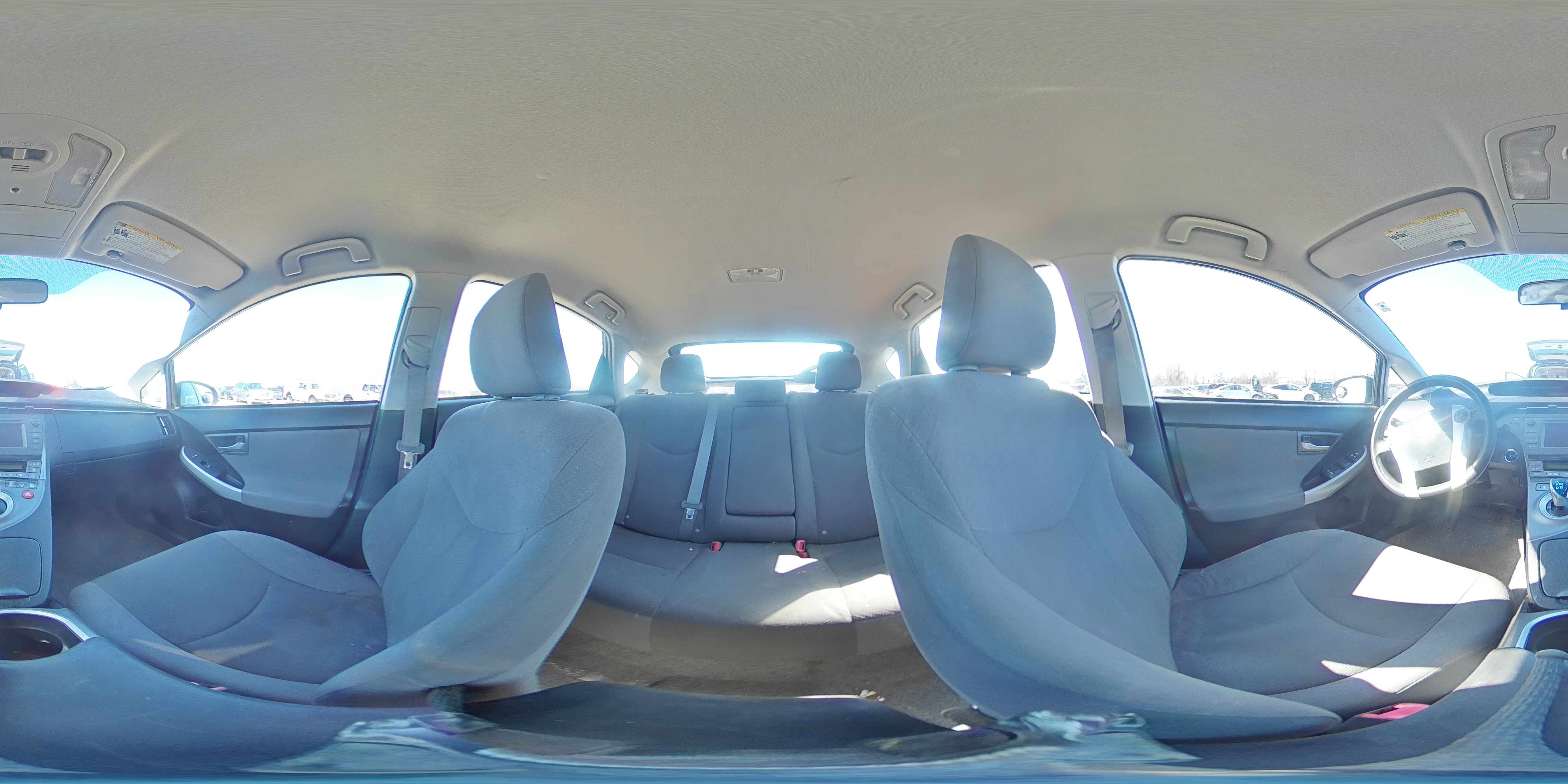 2012 Toyota Prius - Image 13
